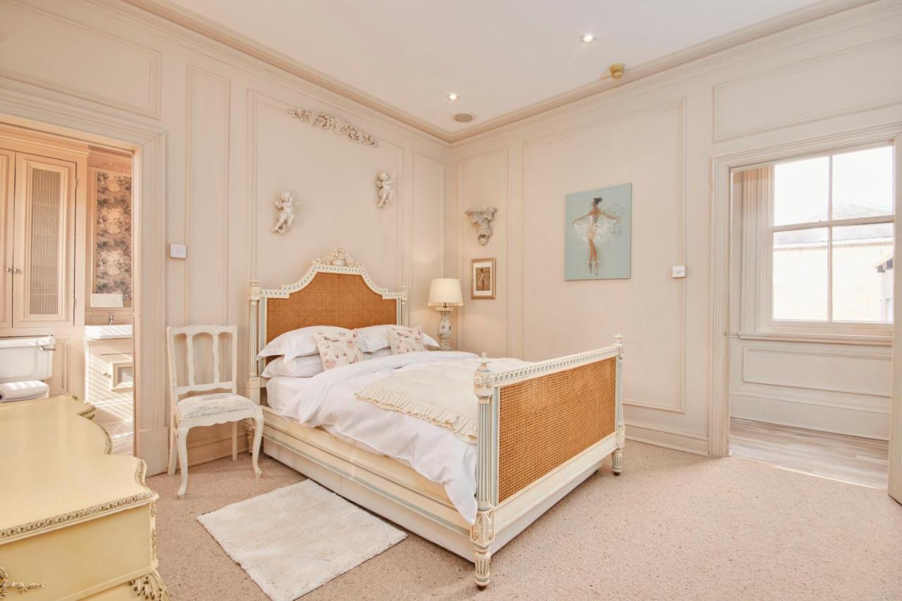 The Stunning French Boudoir Of Harrogate Apartment Exterior photo