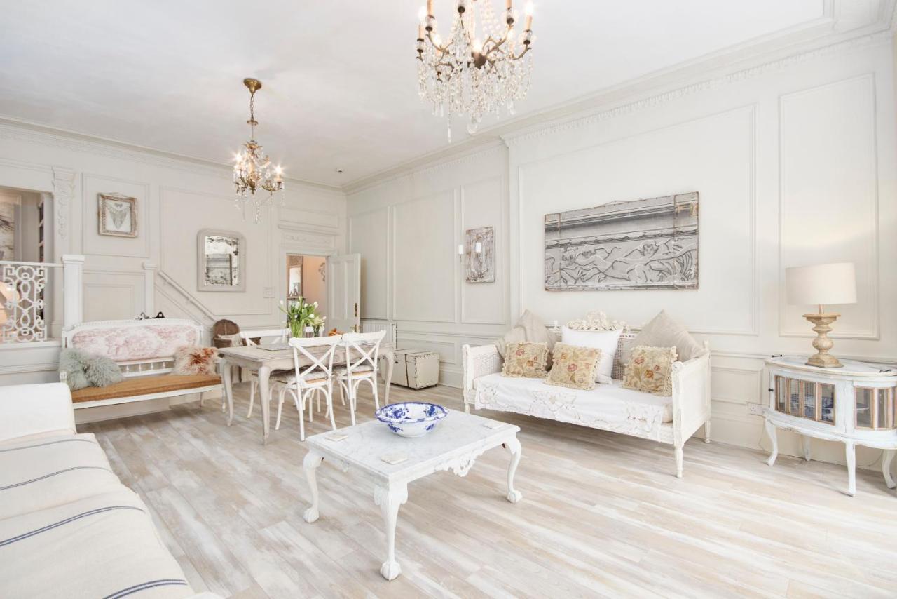 The Stunning French Boudoir Of Harrogate Apartment Exterior photo