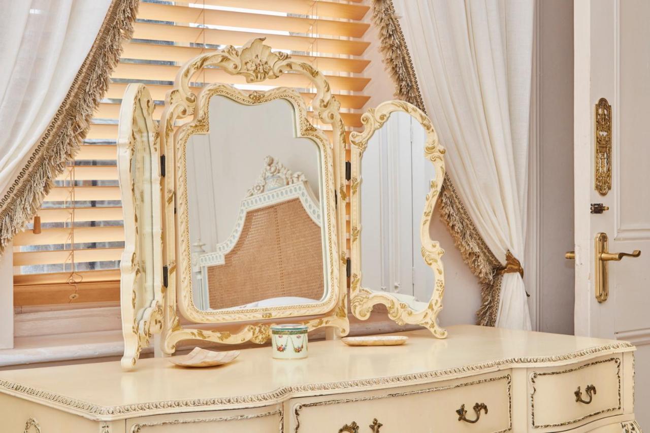 The Stunning French Boudoir Of Harrogate Apartment Exterior photo