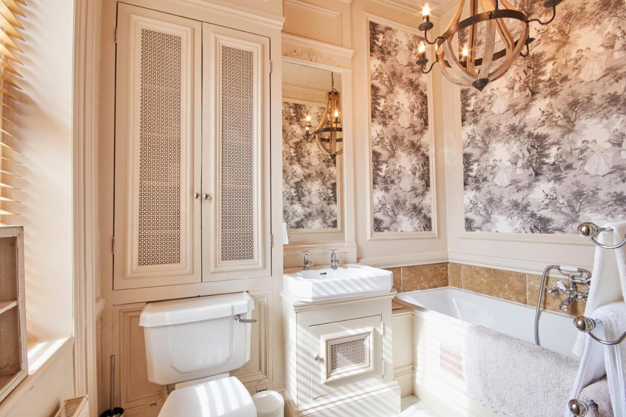 The Stunning French Boudoir Of Harrogate Apartment Exterior photo
