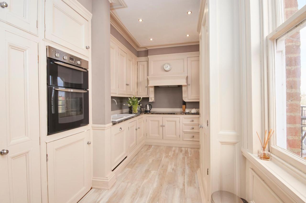 The Stunning French Boudoir Of Harrogate Apartment Exterior photo